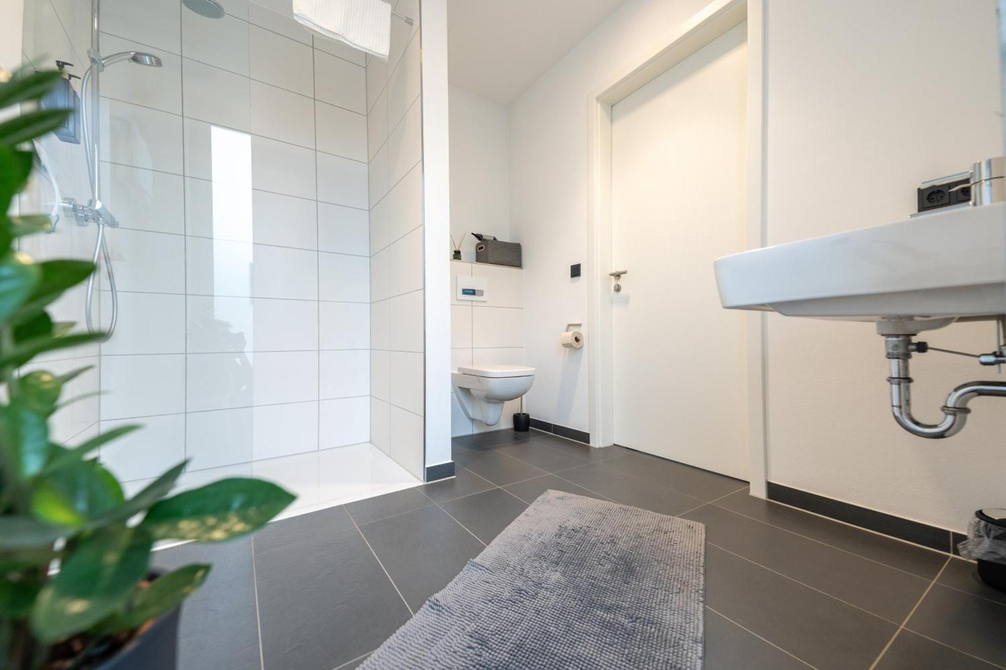 Апартаменти Zentral - Fuer 6 - 2X Frei Parken - Terrasse Гіссен Екстер'єр фото